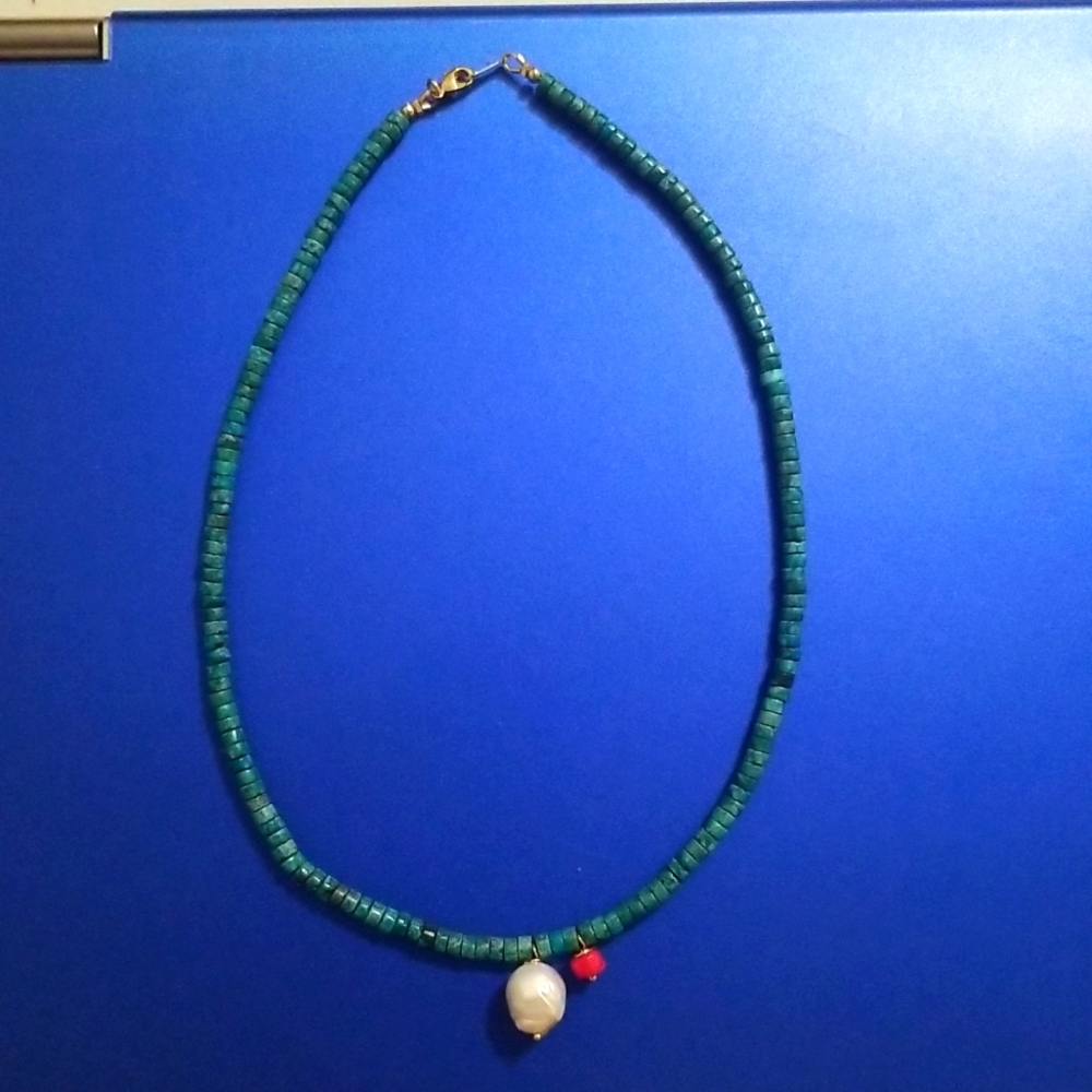2 Necklaces - Picture 2 of 3
